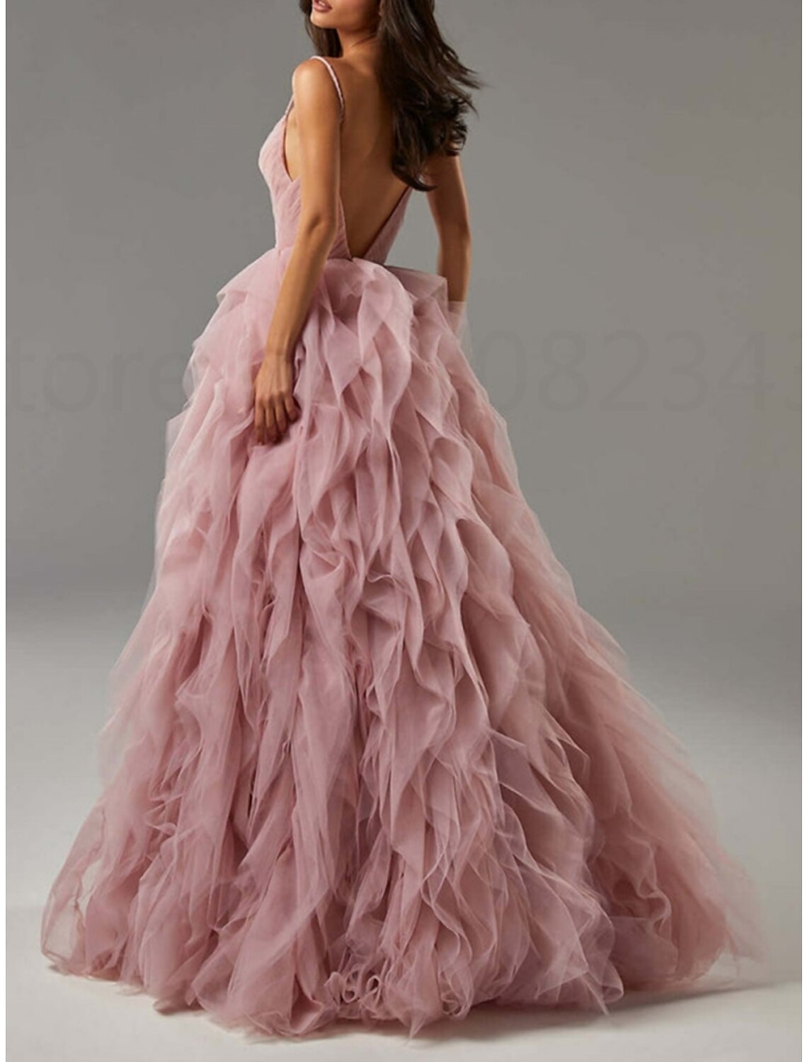 Robe de bal trapèze élégante, longueur au sol, sans manches, bretelles spaghetti, tulle avec plis et volants