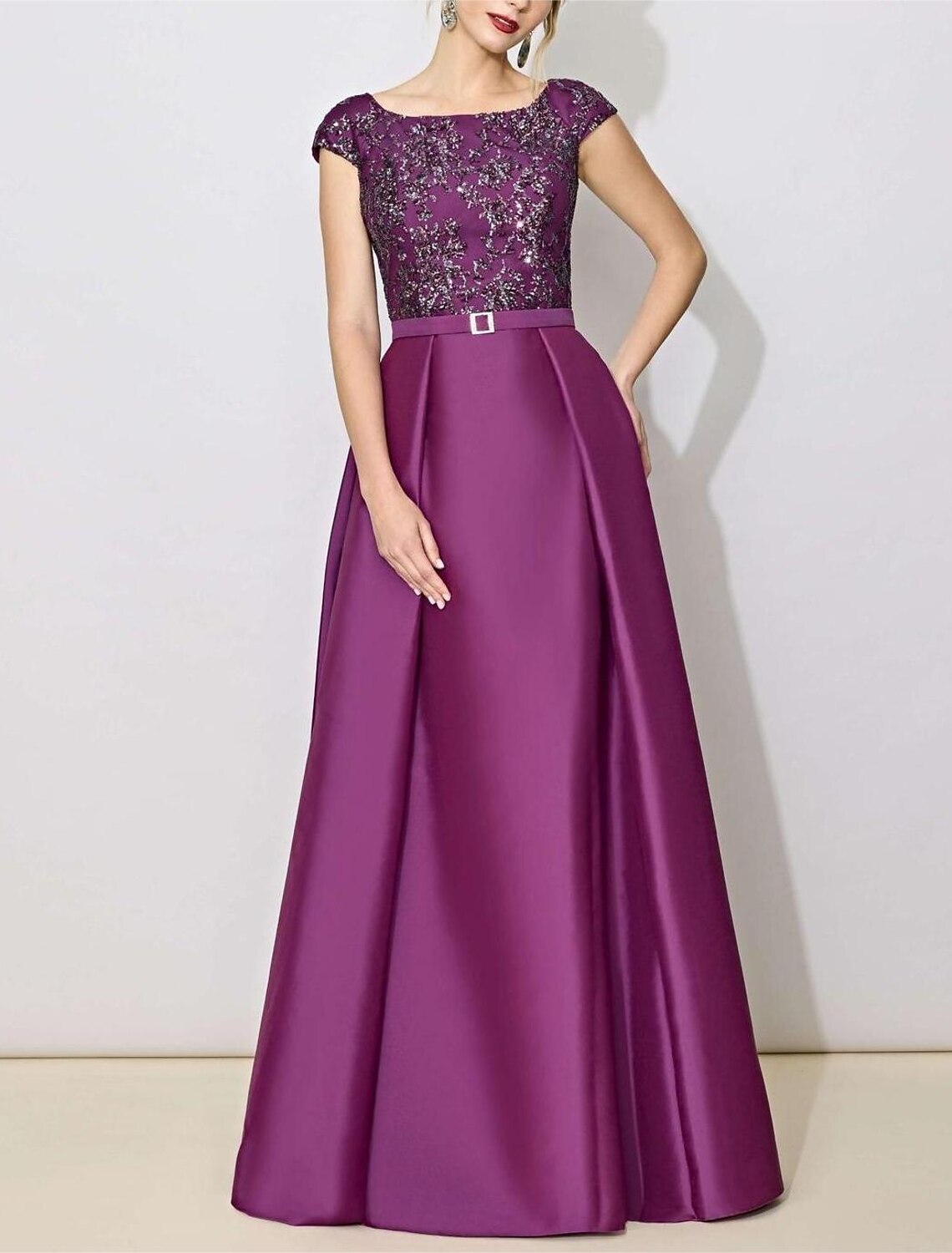 A-Linie Kleid für die Mutter der Braut, formeller Hochzeitsgast, elegant, Bateau-Ausschnitt, bodenlang, mit Pailletten, italienischer Satin, halbe Ärmel, Flügelärmel mit Spitze, Schärpe/Paillettenband