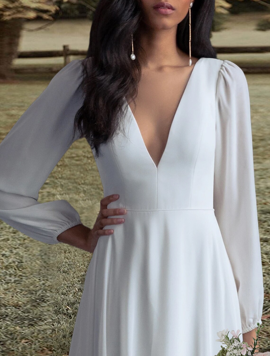 Offener Rücken Brautkleider A-Linie V-Ausschnitt Langarm Sweep / Pinsel Schleppe Chiffon Brautkleider mit Falten