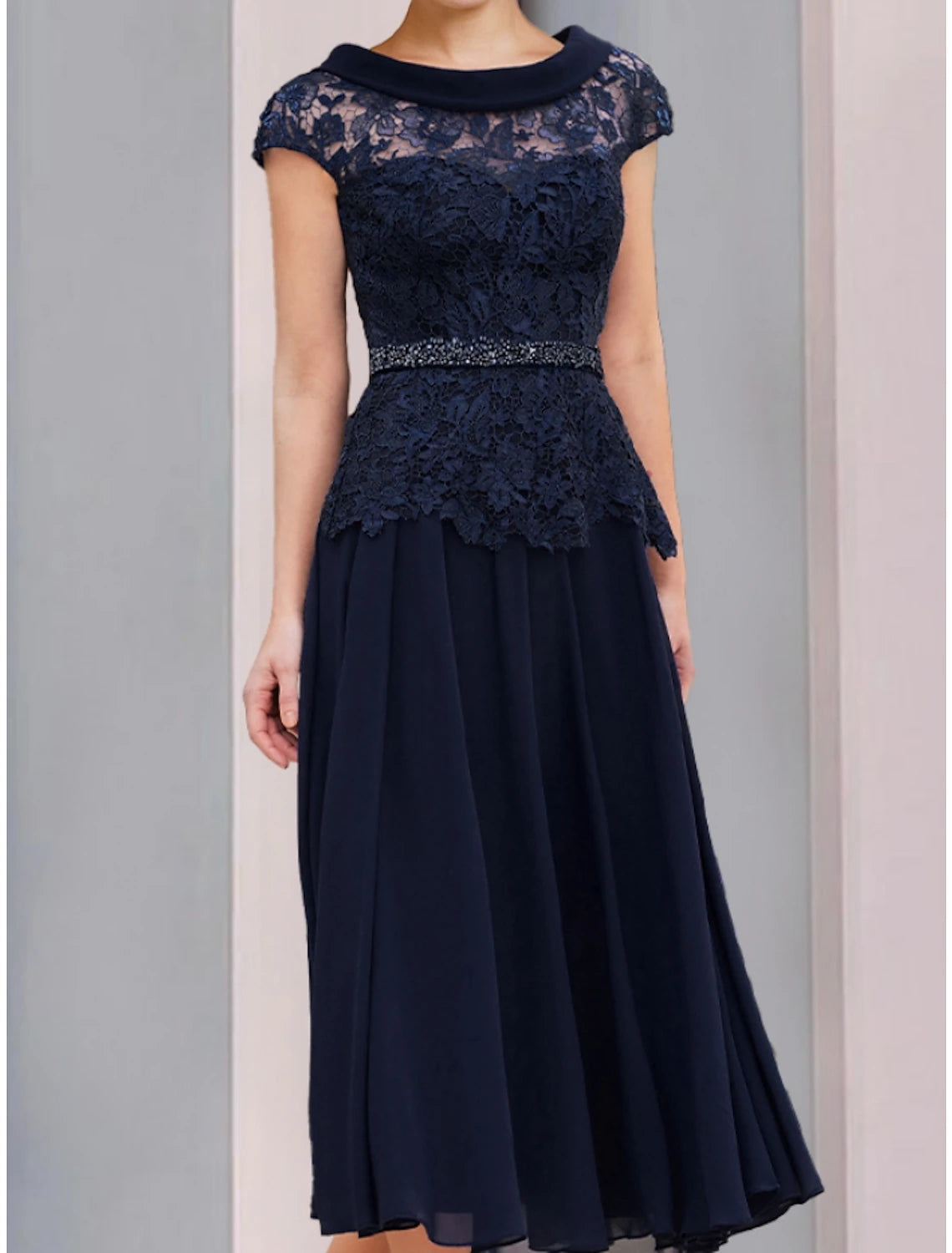 A-Linie Kleid für die Brautmutter, Hochzeitsgast, elegant, U-Ausschnitt, knielang, Chiffon, Spitze, kurze Ärmel, mit Pailletten, Rüschen, einfarbig