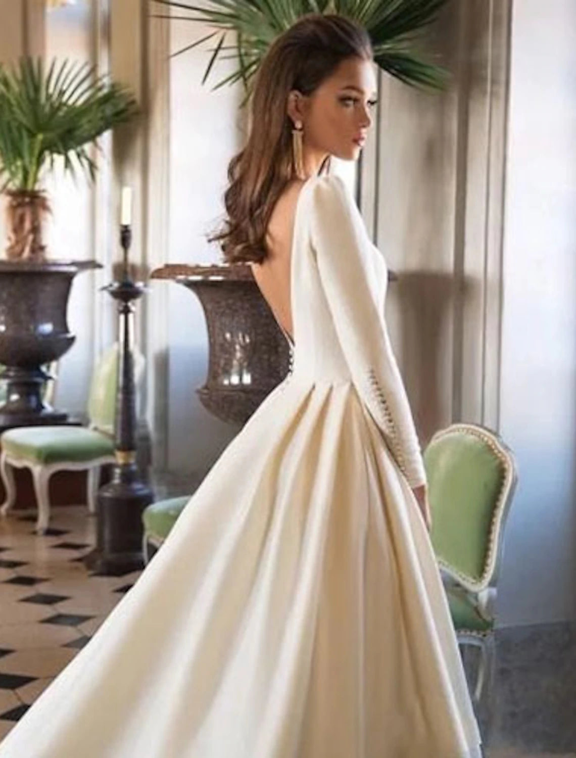 Formelle Brautkleider Ballkleid U-Ausschnitt Langarm Hofschleppe Satin Brautkleider mit Knöpfen Falten