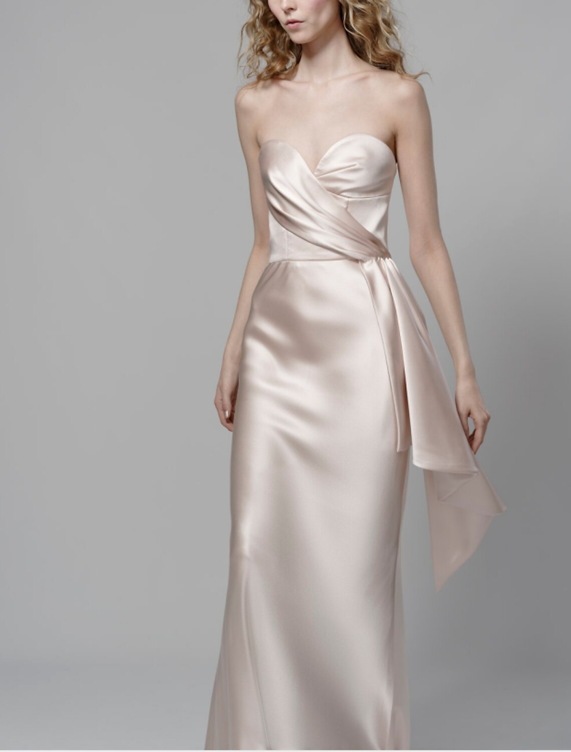 Etui-/Säulen-Abendkleid, elegantes Kleid, Verlobungskleid, formeller Abend, Sweep/Pinselzug, ärmellos, trägerlos, italienischer Satin mit Drapierung