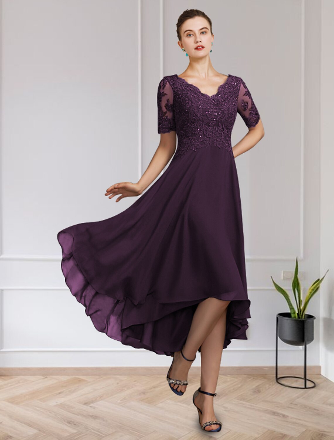 A-Line Mother of the Bride Dress Wedding Guest Elegant V Neck Floor Length Chiffon Lace Short Sleeve with Appliques