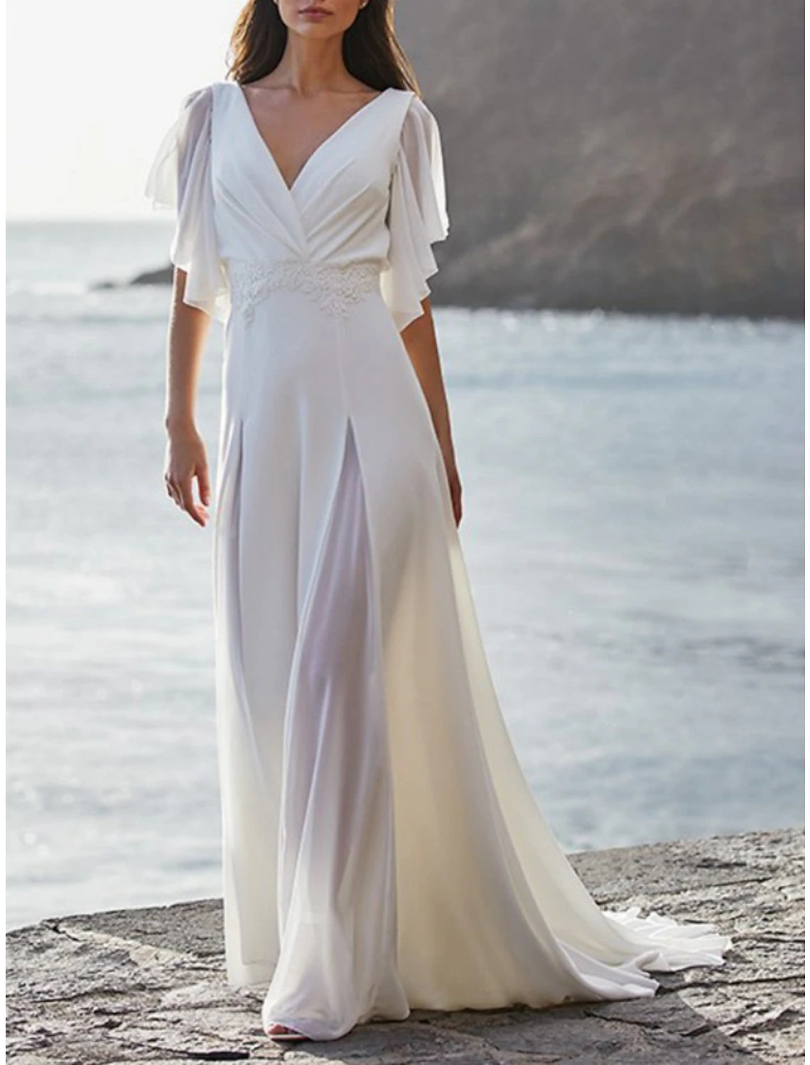 Robes de mariée de plage pour femmes mûres, coupe trapèze, col en V, manches courtes, traîne courte, en mousseline, avec plis et fronces