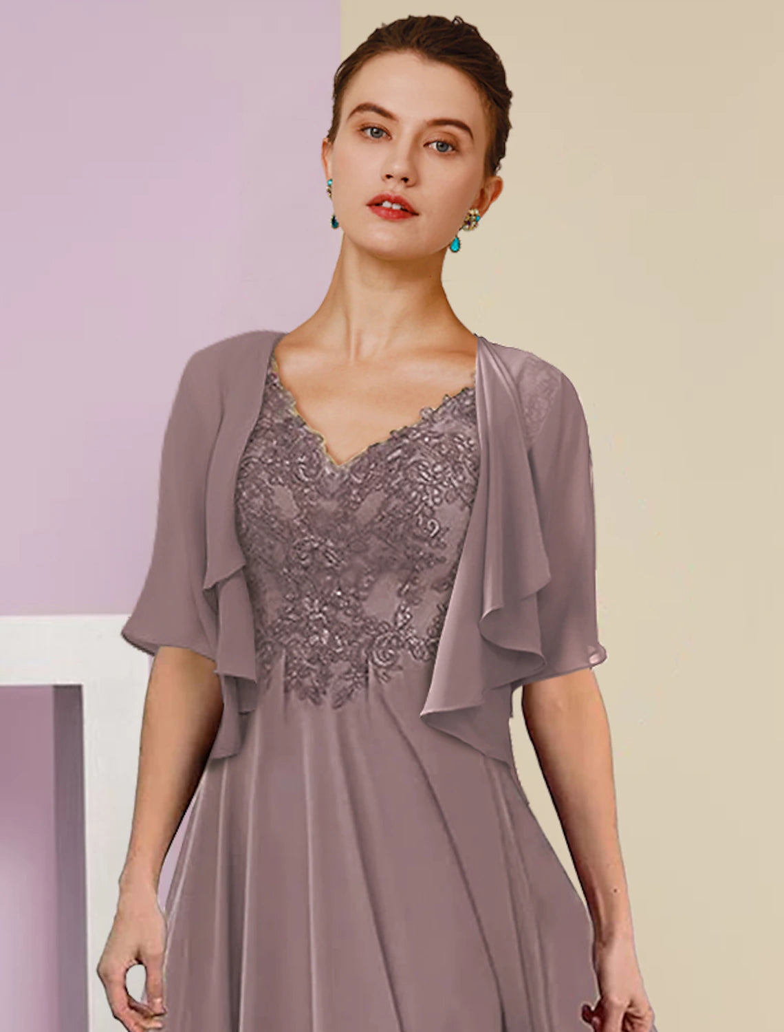 Zweiteiliges A-Linien-Kleid für die Mutter der Braut, formelle Hochzeitsgäste, elegantes V-Ausschnitt-Teelänge-Chiffon-Spitzen-Kurzarm-Jackenkleid mit Faltenapplikationen