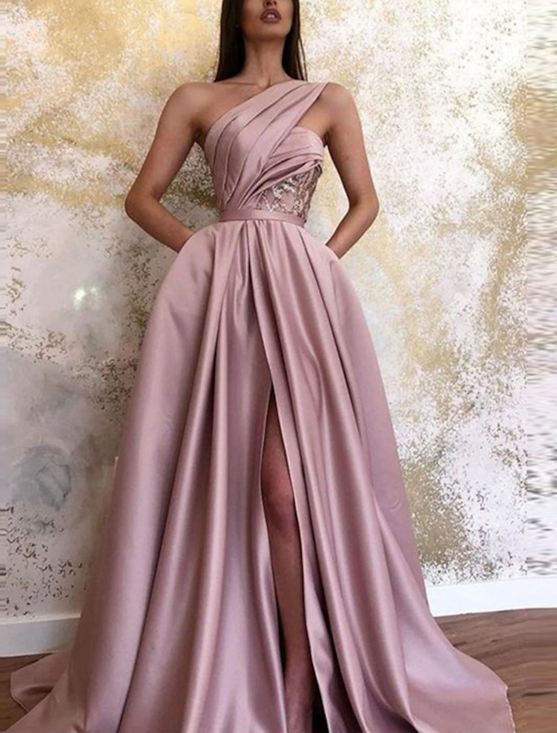 A-Linien-Abendkleid im Promi-Stil, formelles Hochzeitsgast-Kleid, bodenlang, ärmellos, eine Schulter, Satin mit gerüschtem Schlitz