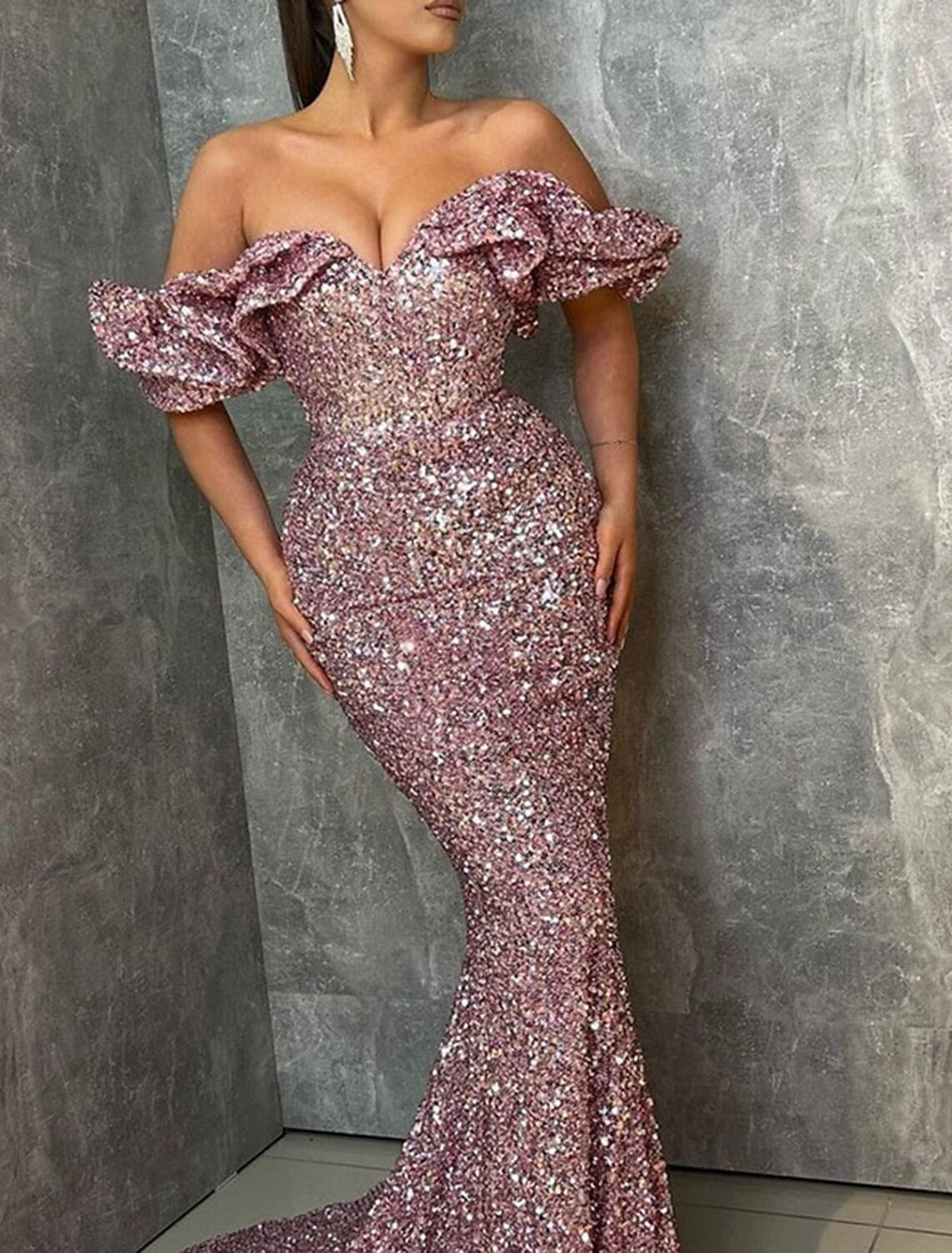 Meerjungfrau/Trompete Abendkleid Glitzerkleid Formelles Weihnachtskleid Hofschleppe Ärmellos Schulterfrei Paillettenbesetzt mit Paillettenrüschen