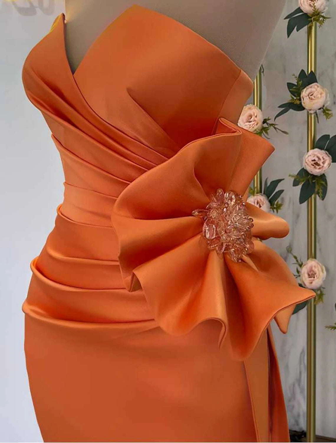 Meerjungfrau/Trompete Abendkleid Blumenkleid Maskerade Abschlussball Sweep/Pinsel Zug Ärmellos Trägerlos Satin mit Schlitz
