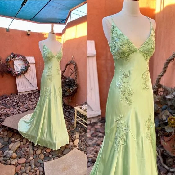 Lace Applique Mermaid V-Neck Sleeveless Spaghetti Strap Long Evening Dress