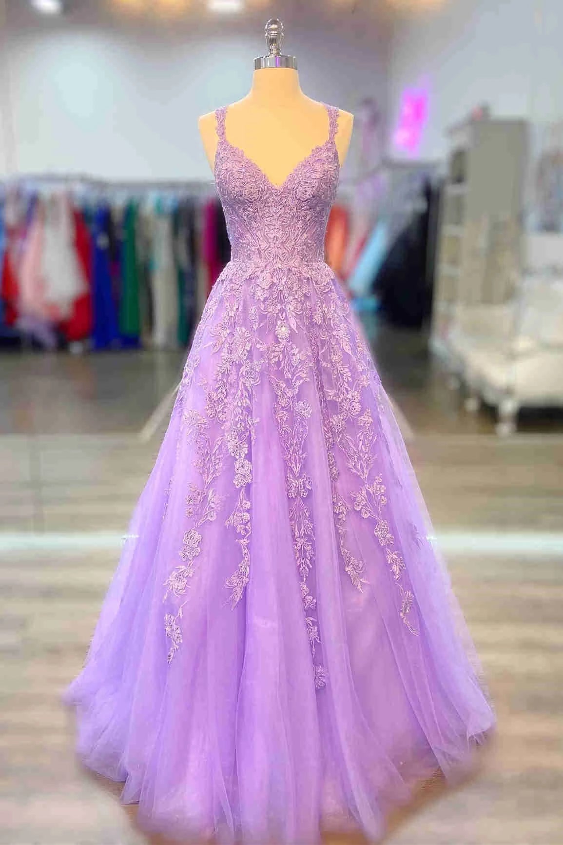 Lavender A‑Line Spaghetti‑Strap Deep‑V Crisscross‑Strap‑Back Floral‑Lace‑Applique Tulle Floor‑Length Prom Dress