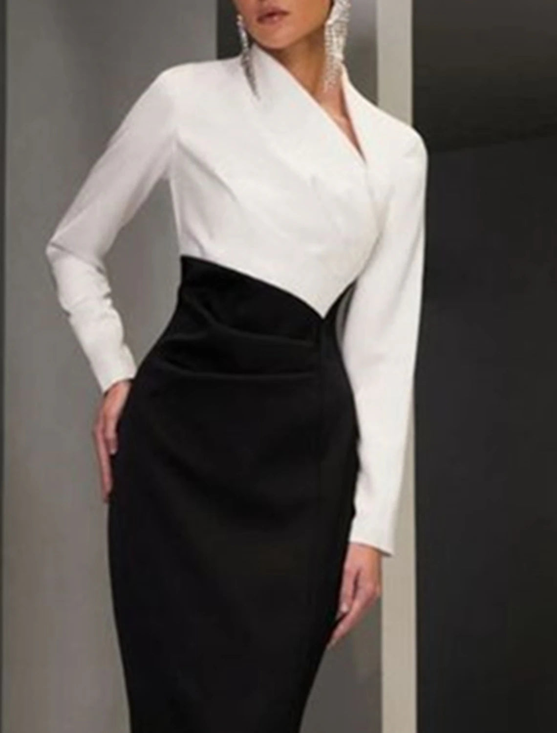 Meerjungfrau/Trompete Kleid für die Mutter der Braut, formeller Hochzeitsgast, elegant, hoher Schlitz, V-Ausschnitt, bodenlang, Stretchstoff, lange Ärmel mit Schlitz vorne, Farbblock