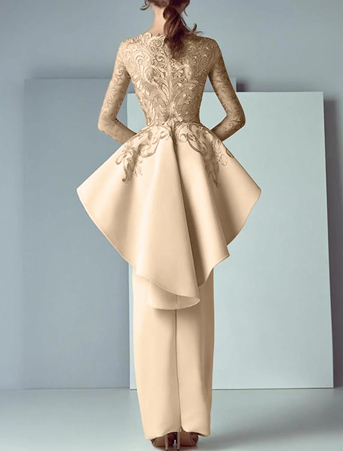 Robe de mère de la mariée fourreau/colonne, élégante, col rond, longueur au sol, en tissu extensible, manches longues, avec volants et appliques