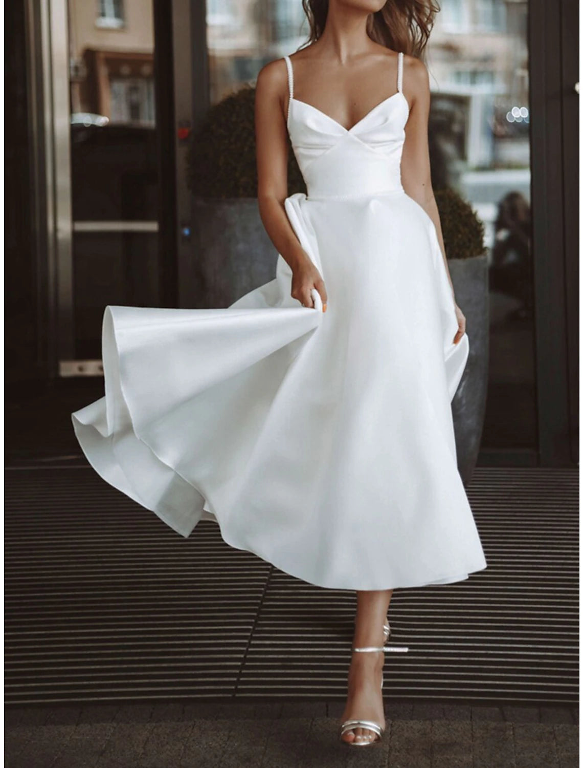 Empfang Einfache Brautkleider Brautkleider A-Linie V-Ausschnitt Langarm Tee Länge Chiffon Brautkleider Mit Falten