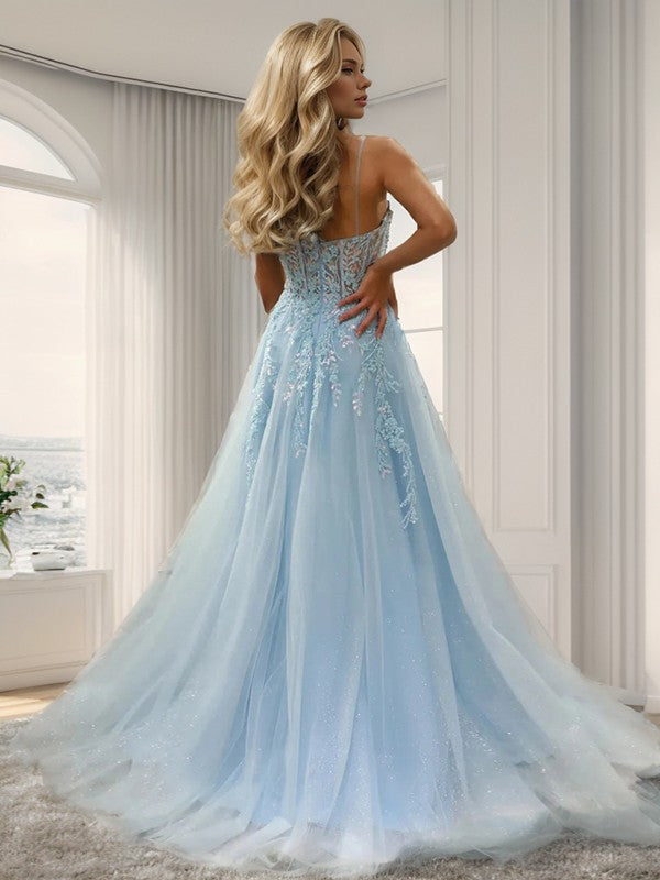 Süßes und elegantes himmelblaues A-förmiges Prinzessinnen-Ballkleid mit transparentem Patch, dünnen Schulterträgern, ärmellosem, eng anliegendem Korsett und bodenlangem, rückenfreiem Ballkleid