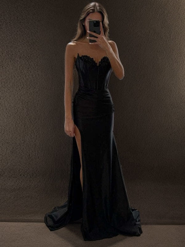 Robe de bal élégante en satin tissé à gaine/colonne, plissée, décolleté en cœur, sans manches et longueur au sol, nouée à la taille