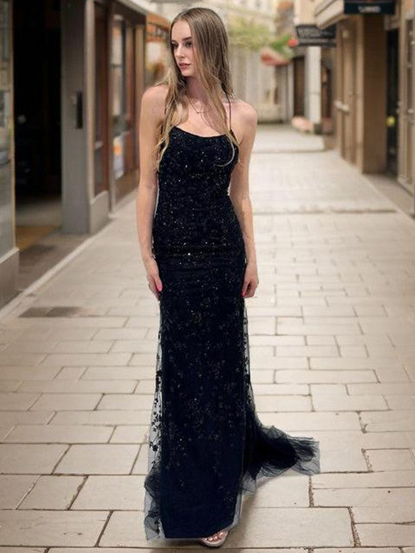Robe de soirée élégante noire à fines bretelles, dos nu, en mousseline à paillettes et longueur au sol