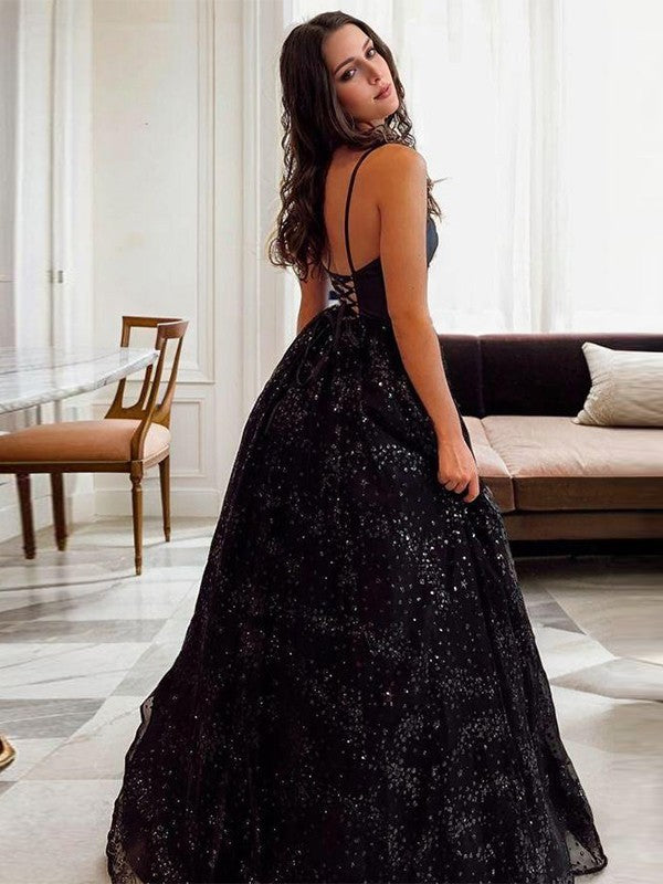 Robe de soirée élégante et noble en satin à col en V et fines bretelles avec bretelles dos nu et paillettes, et longueur au sol