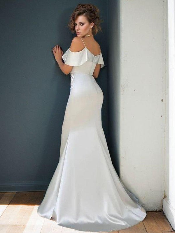 Enges, schulterfreies und bodenlanges Ballkleid aus gewebtem Stretch-Satin