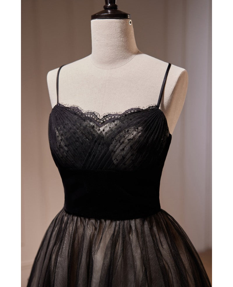 Robe de soirée courte sans manches noire élégante et sexy associée à des bretelles en dentelle, robe de cocktail courte noire dos nu à col suspendu