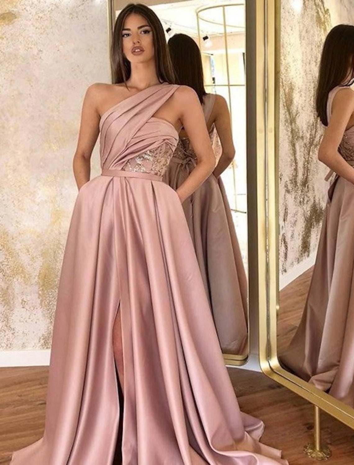 A-Linien-Abendkleid im Promi-Stil, formelles Hochzeitsgast-Kleid, bodenlang, ärmellos, eine Schulter, Satin mit gerüschtem Schlitz