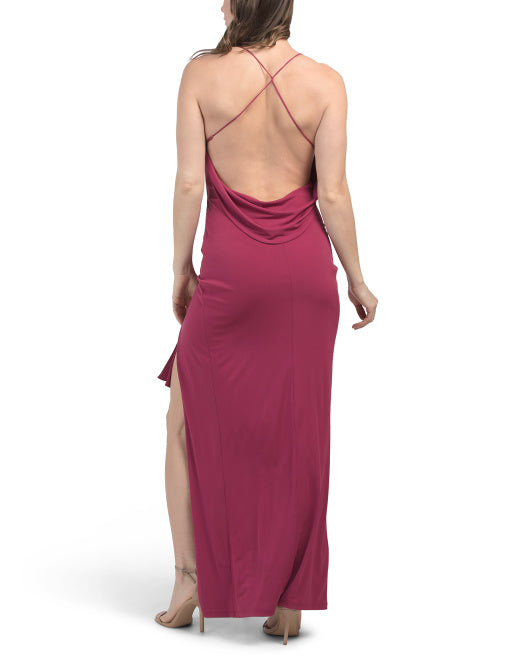 Minimalistisches, dünnes Schulterträgerkleid mit offenem Schlitz vorne und langem, rückenfreiem Ballkleid