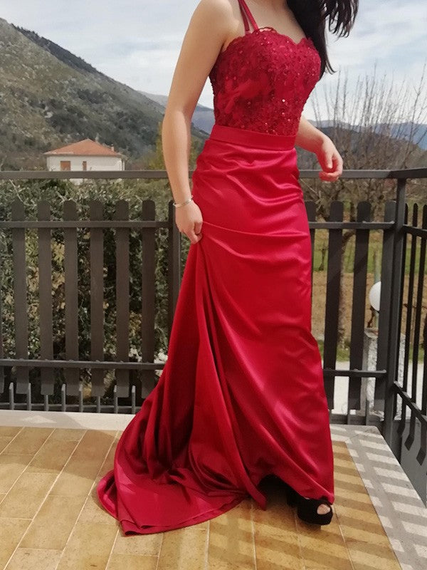 Trompeten-/Meerjungfrauenkleider Spaghettiträger Ärmellos Applikationen Satin Sweep/Pinsel zug Kleider