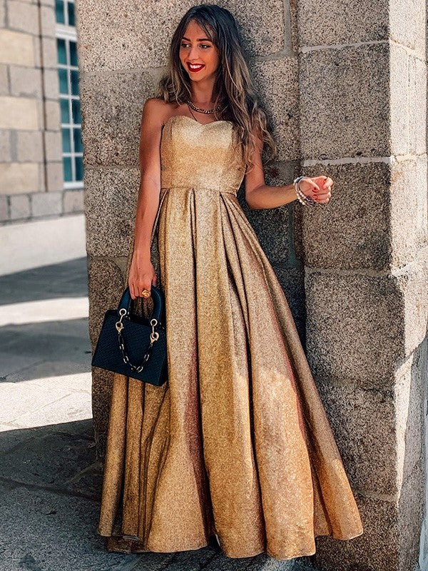 Robe de bal à volants, sans manches, paillettes, traîne courte, décolleté en cœur