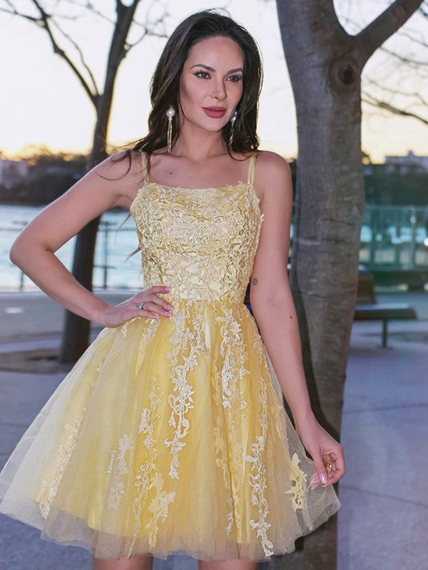 Robe de soirée courte/mini, coupe trapèze/princesse, en tulle, bretelles spaghetti, sans manches, avec appliques