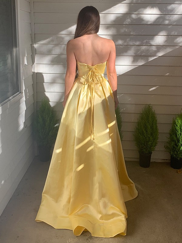 A-Line/Princess Sleeveless Beading Satin Strapless Sweep/Brush Train Dresses