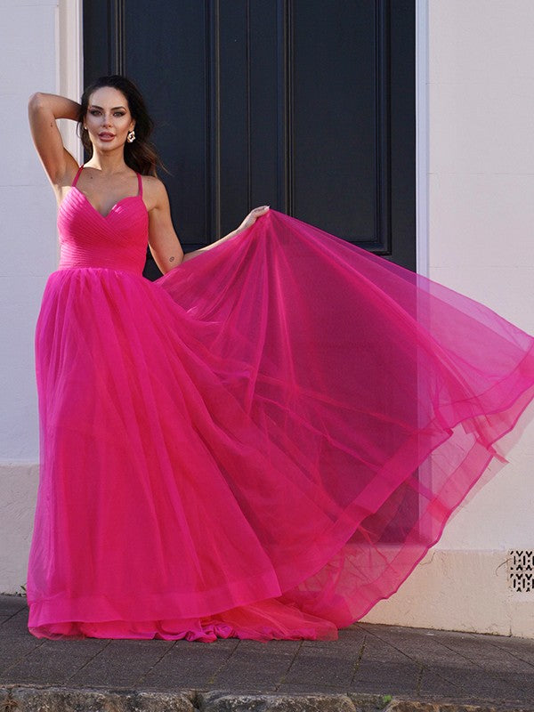 Robe trapèze/princesse en tulle, col en V, froncée, sans manches, traîne courte