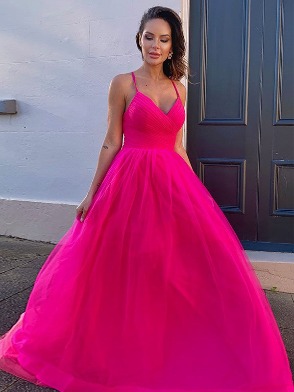 Robe trapèze/princesse en tulle, col en V, froncée, sans manches, traîne courte