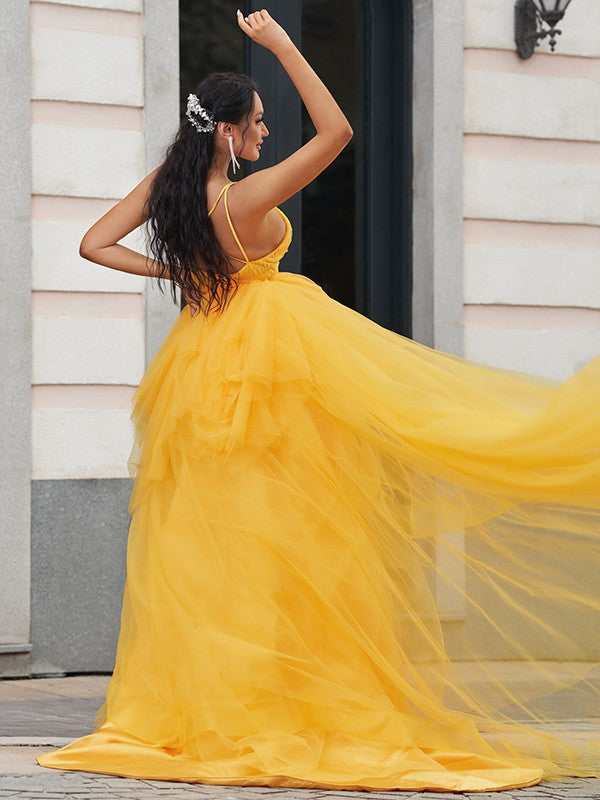 Robe trapèze/princesse en tulle à volants, col en V, sans manches, asymétrique