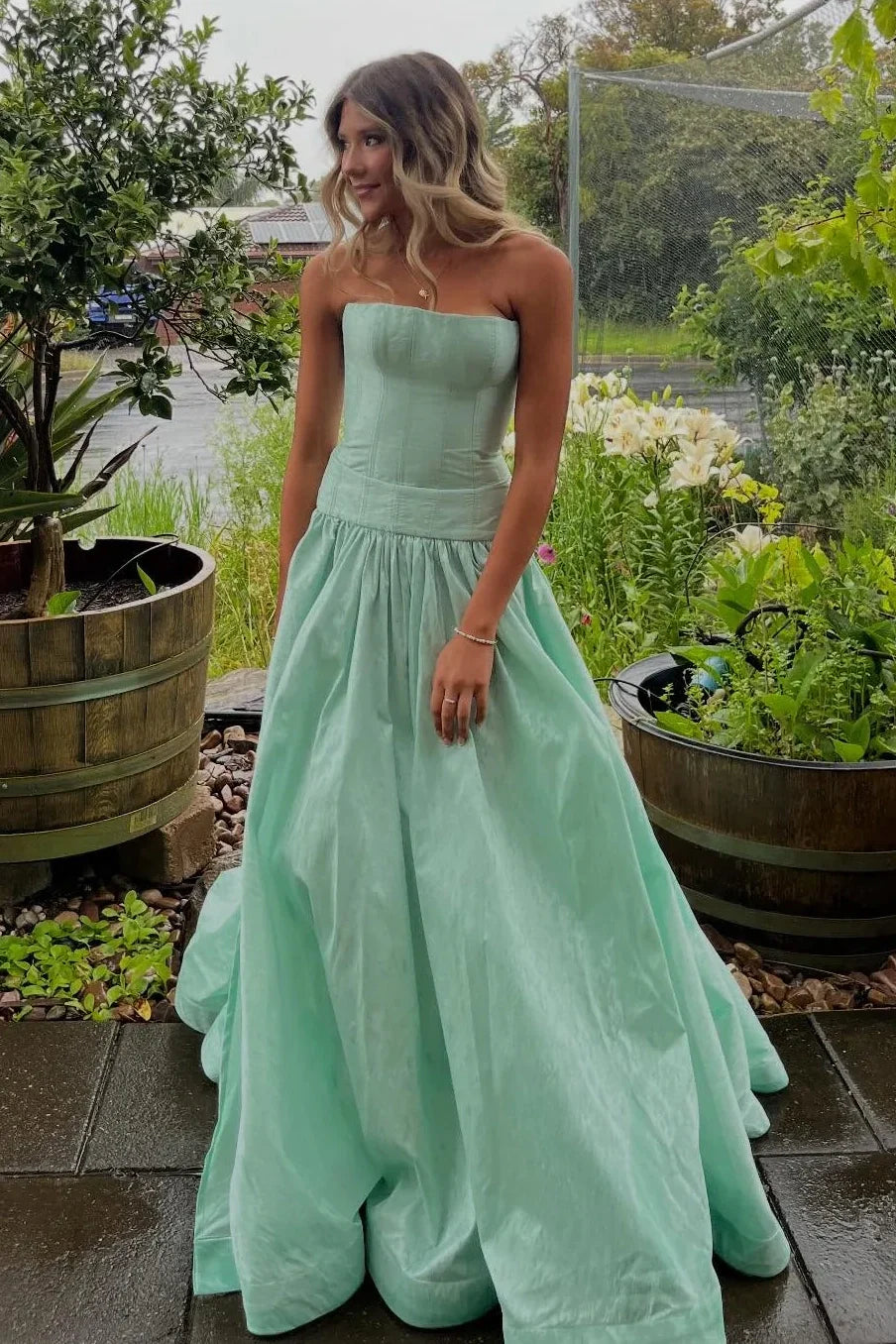 Mint Green Ball-Gown Strapless Floor-Length Prom Dress