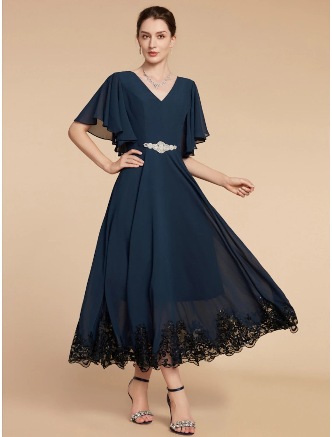 A-Linie Kleid für die Brautmutter, Hochzeitsgast, elegant, Vintage, V-Ausschnitt, knöchellang, Chiffon, Spitze, kurze Ärmel, mit Kristallbrosche, Rüschen, einfarbig