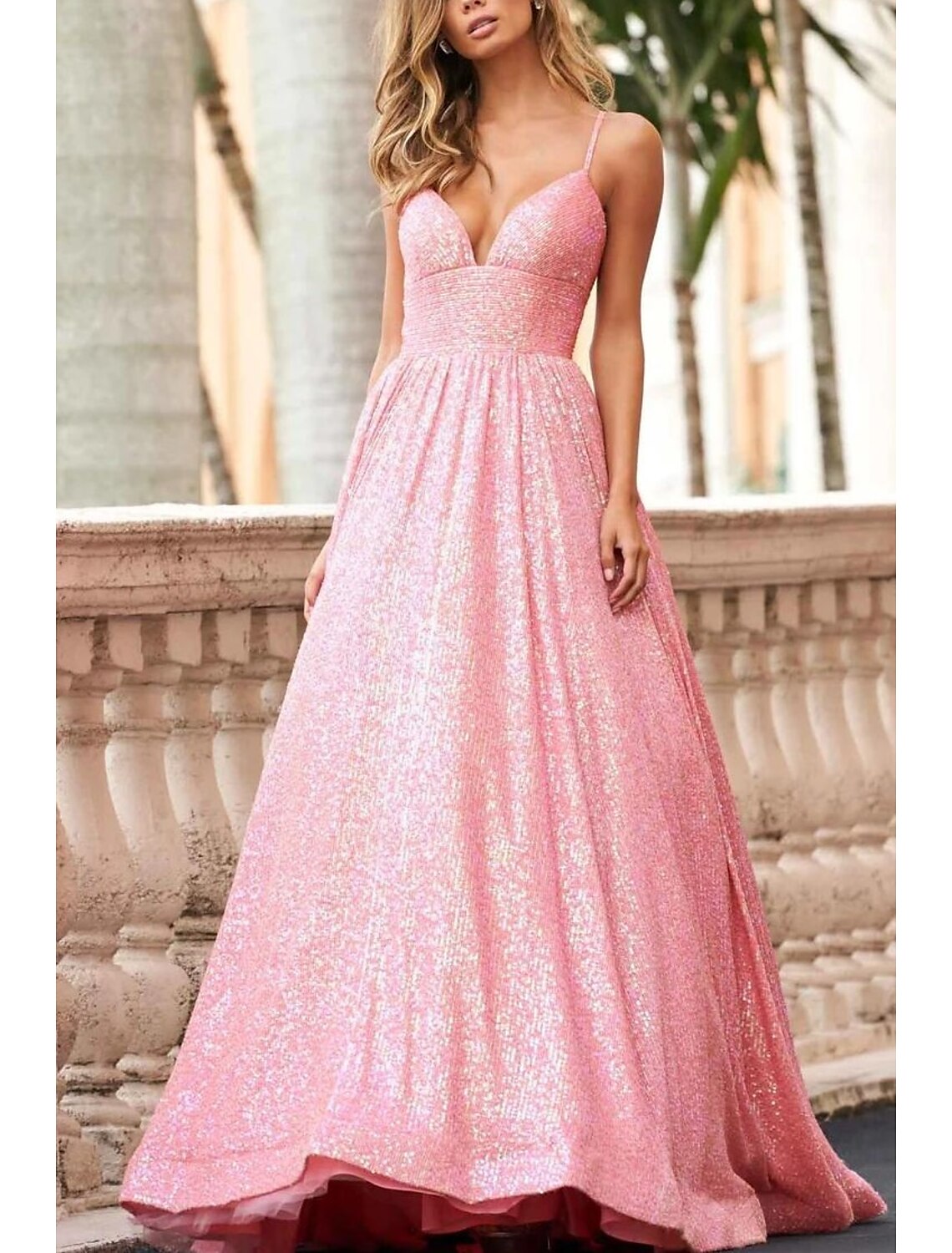 Robe de bal trapèze élégante, robe de soirée formelle, traîne courte, sans manches, bretelles spaghetti, tulle avec paillettes