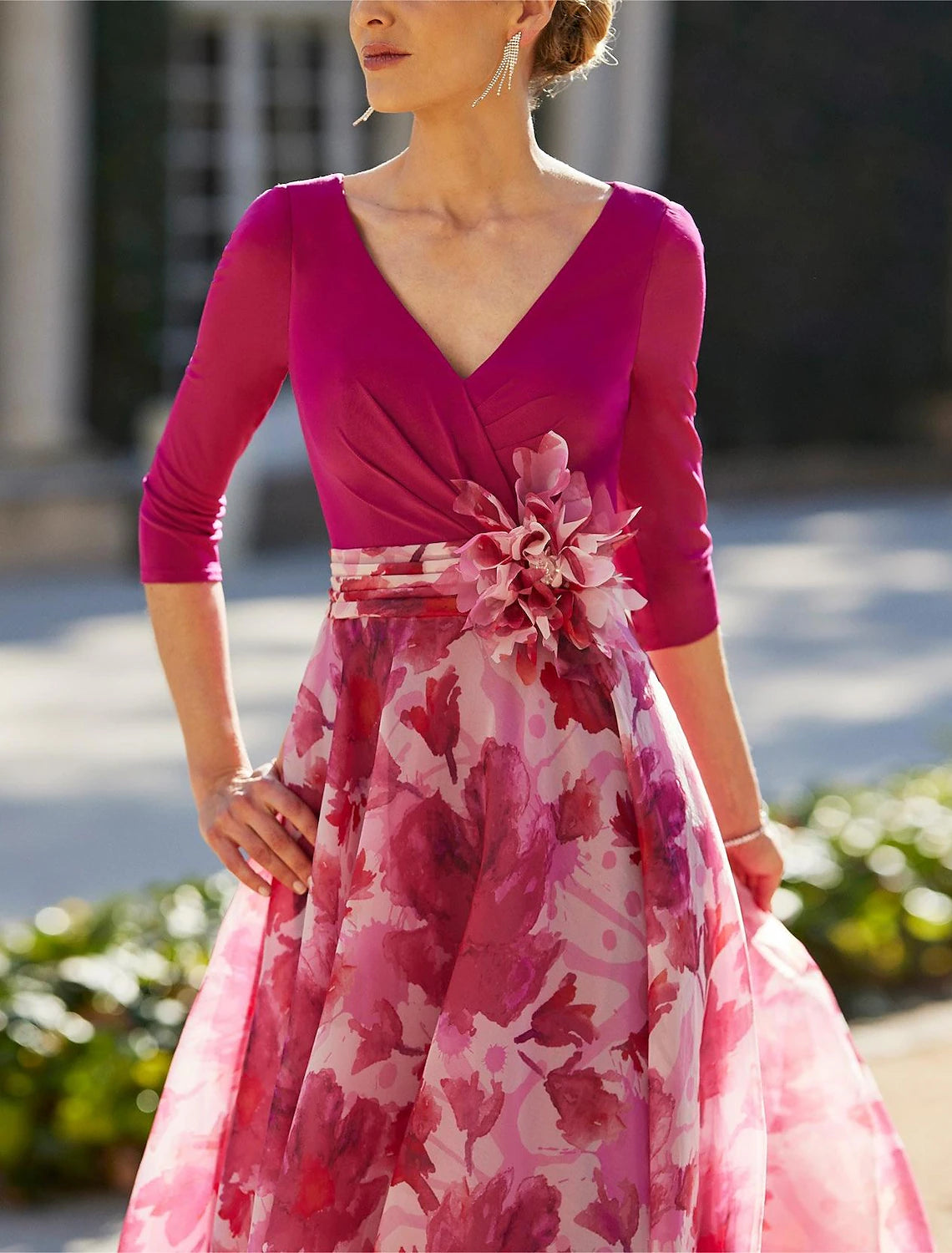 A-Linien-Kleid für die Mutter der Braut, formeller Hochzeitsgast, elegant, V-Ausschnitt, bodenlang, Chiffon, 3/4-Ärmel mit Blume