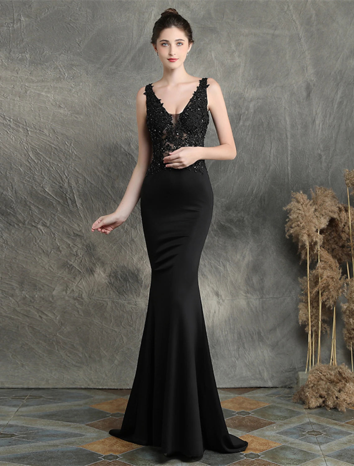 Robe de soirée sirène/trompette dos nu, robe formelle pour invité de mariage, traîne à balayage/pinceau, sans manches, col en V, mélange de coton avec appliques de perles