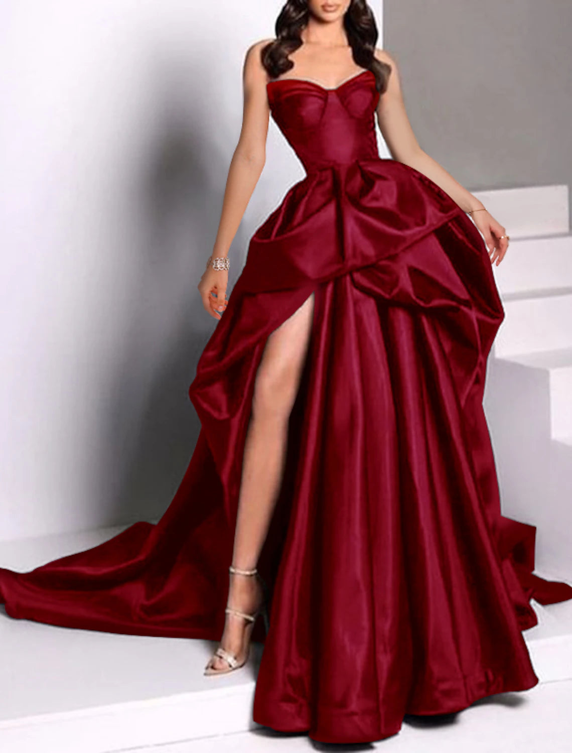 Robe de soirée trapèze noire grande taille, tenue de carnaval, mascarade, traîne, sans manches, sans bretelles, style Mercredi, famille Addams, satin avec fente, couleur pure, bal de promo