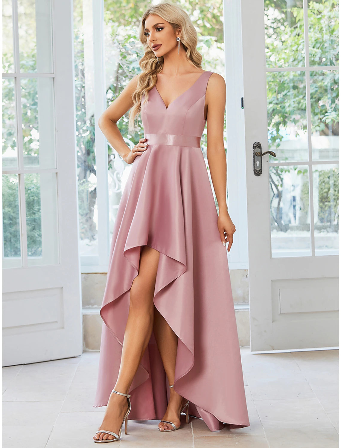 A-Linie Kleider für Hochzeitsgäste Freizeitkleid Partykleidung Hochzeitsfeier Asymmetrisch Ärmellos V-Ausschnitt Satin mit Rüschen Reine Farbe