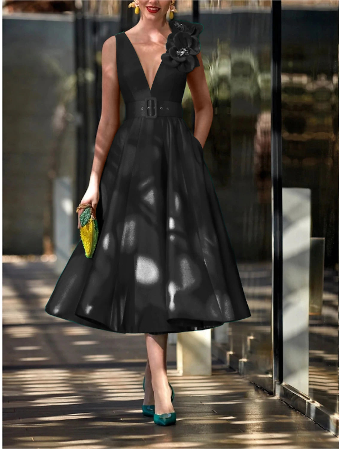 Robe de cocktail trapèze d'automne rouge et verte, style vintage, formelle, longueur thé, sans manches, col en V, ceinture en satin avec plis, épaules fleuries
