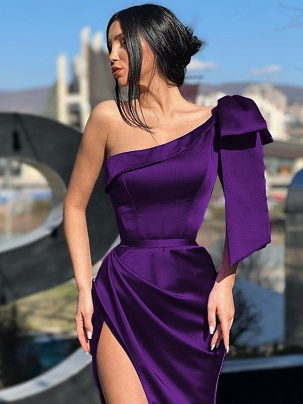 Etui-Linie Satin Schleifen One-Shoulder-Träger Ärmellos Sweep/Pinsel zug Kleider