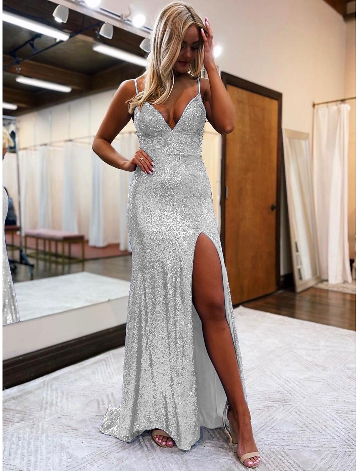 Robe de bal sirène/trompette scintillante et brillante, robe de soirée de mariage formelle, traîne à balayage/pinceau, sans manches, col en V, dos nu pailleté avec paillettes
