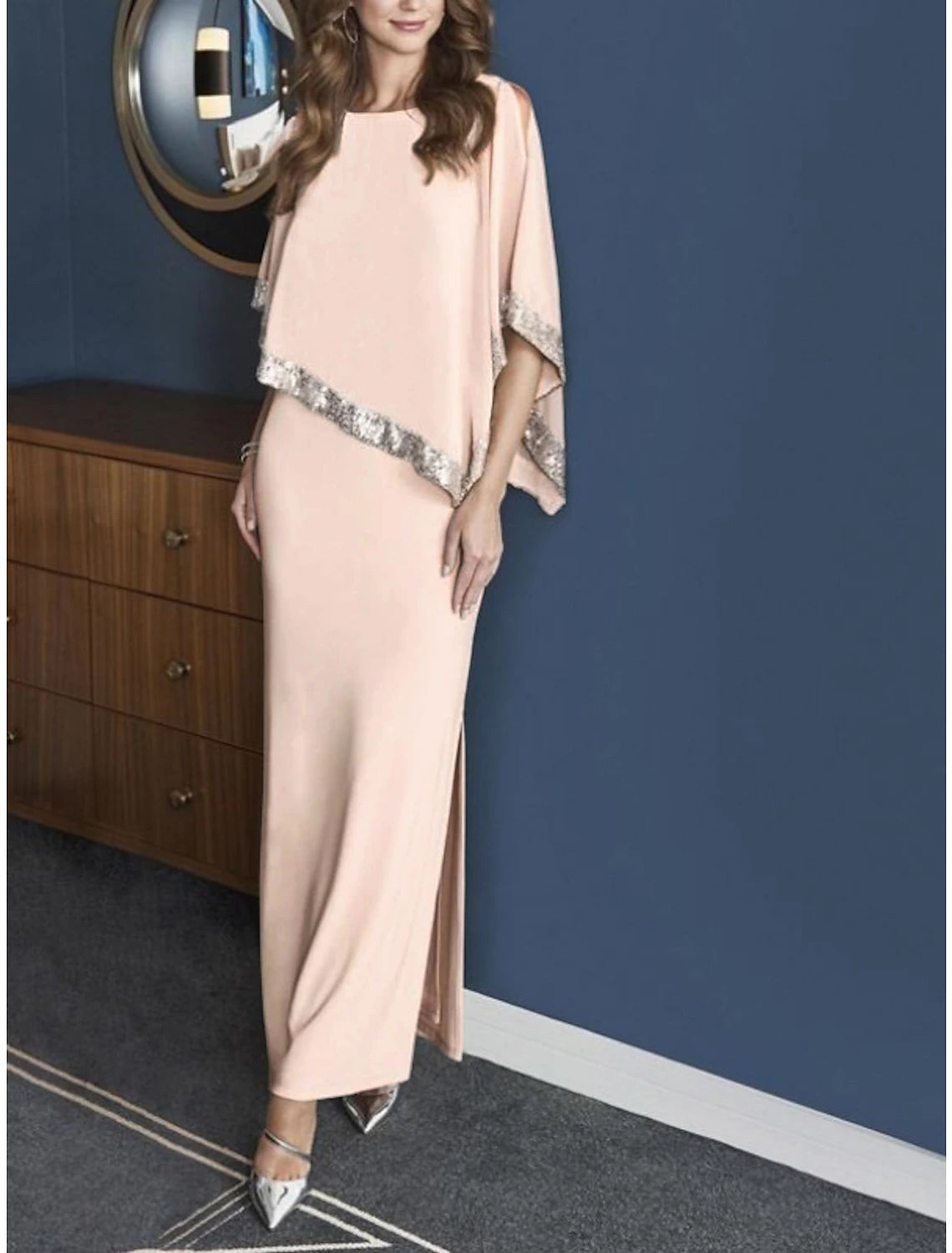 Robe fourreau pour mère de la mariée, robe cape élégante pour invité de mariage, scintillante et brillante, col bijou, longueur cheville, mousseline, manches 3/4 avec fente sur le devant à paillettes