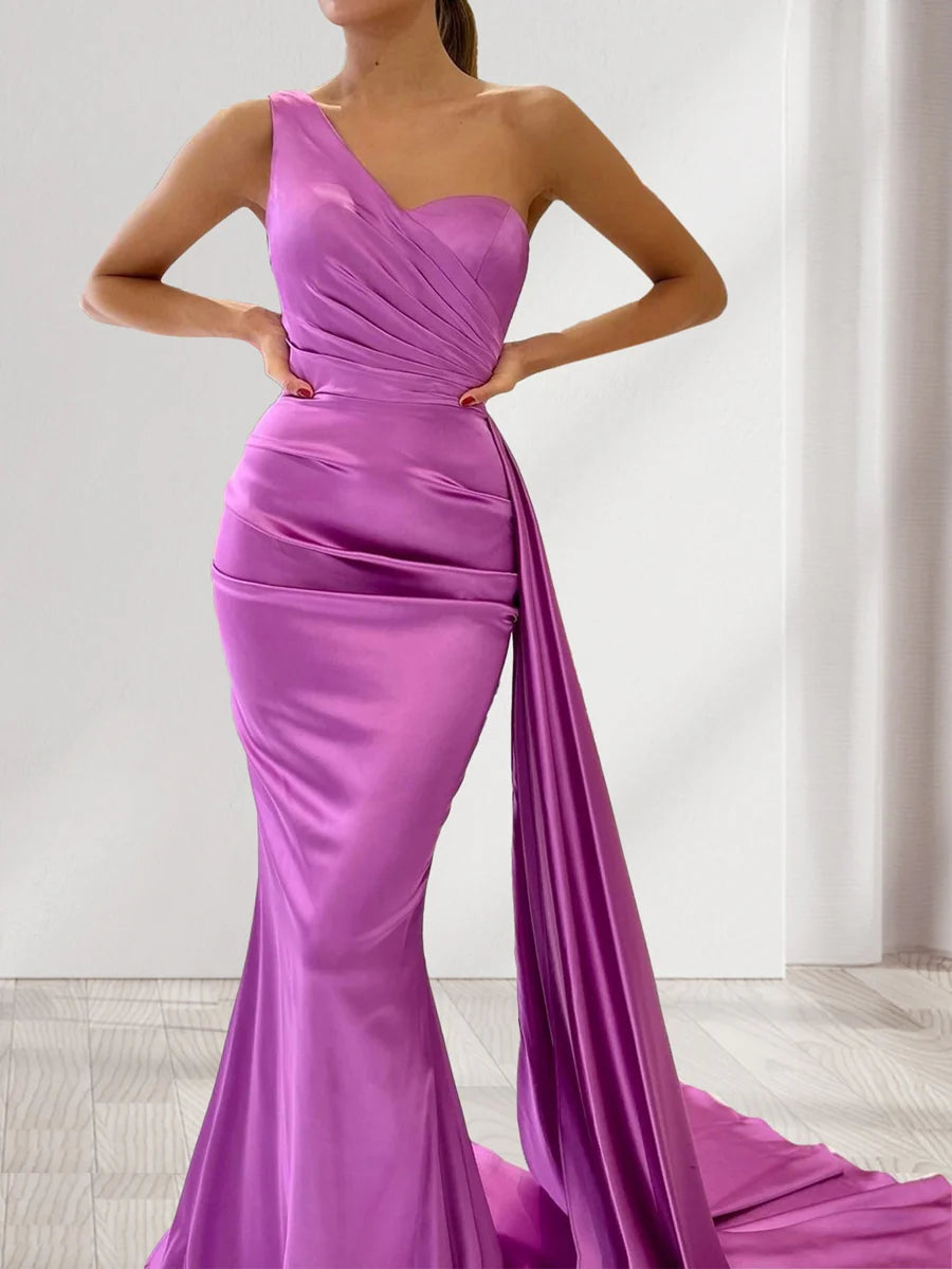 Robe de soirée longue avec cordon de serrage, queue de poisson et plis aux épaules