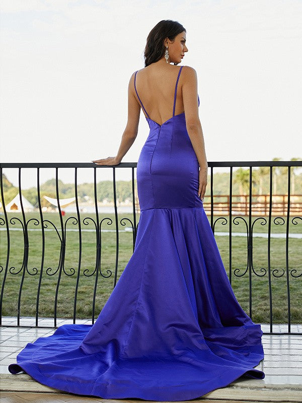 Robe sirène/trompette en satin à volants, col en V, sans manches, traîne courte