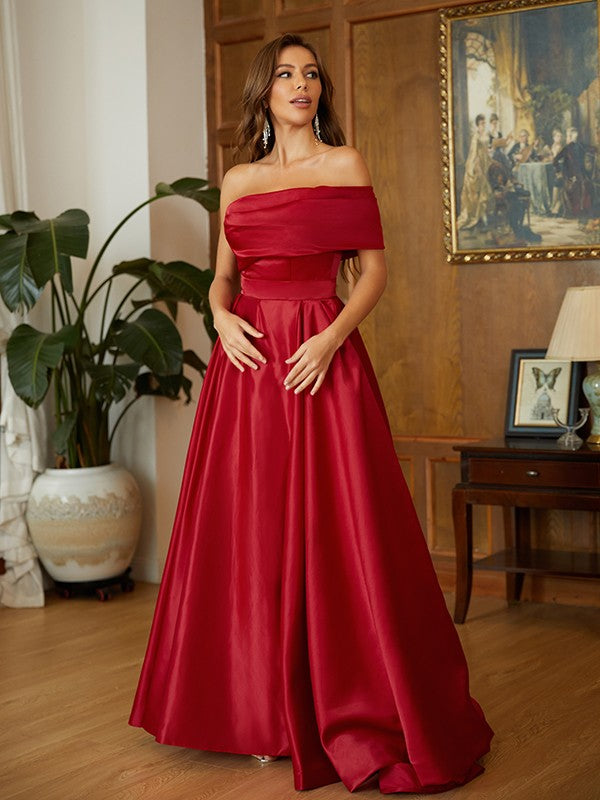 Robe trapèze/princesse en satin à volants, asymétrique, sans manches, traîne courte