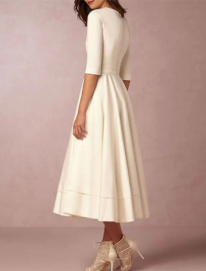 Robe de mariée trapèze minimaliste, style Kentucky Derby, longueur thé, manches mi-longues, col en V, en satin extensible avec plis, couleur unie