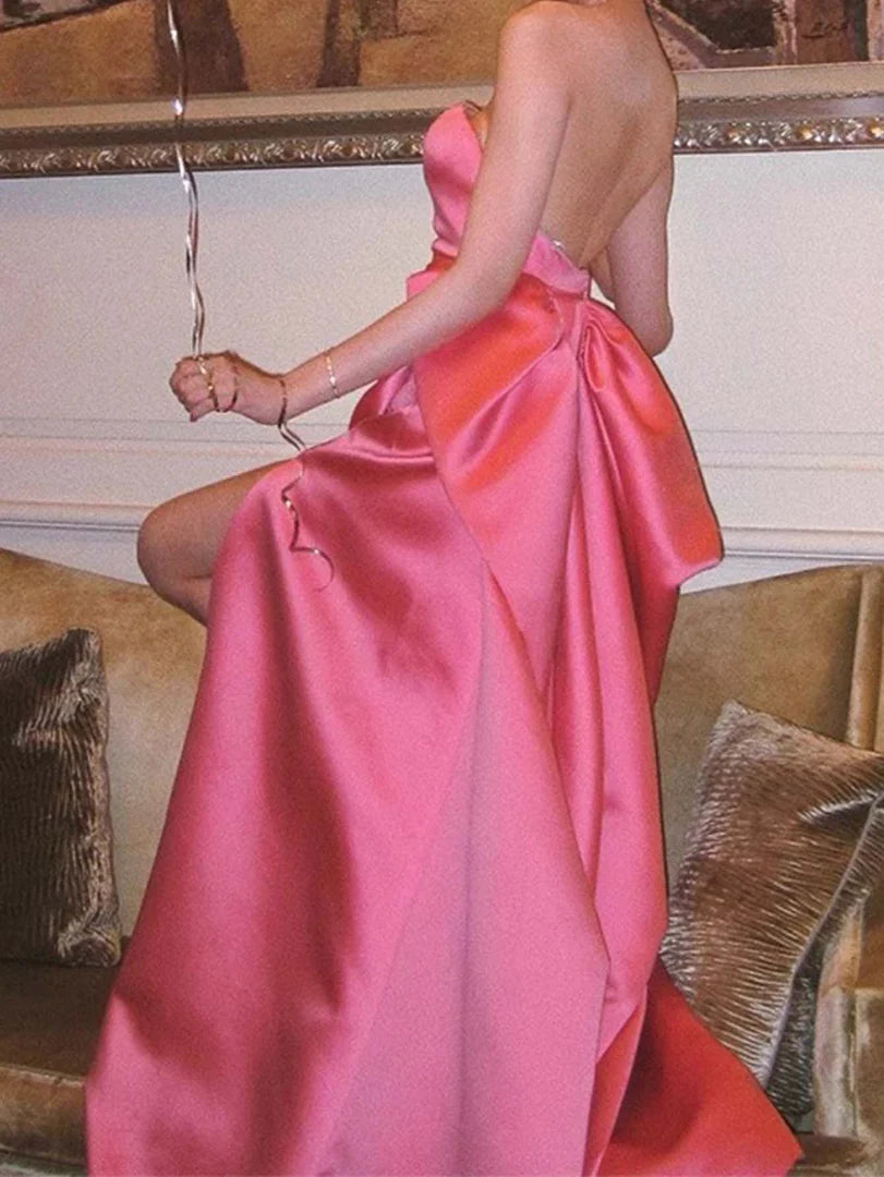 Trägerlose rosa Abendkleider mit Schlitz und bodenlanger Länge