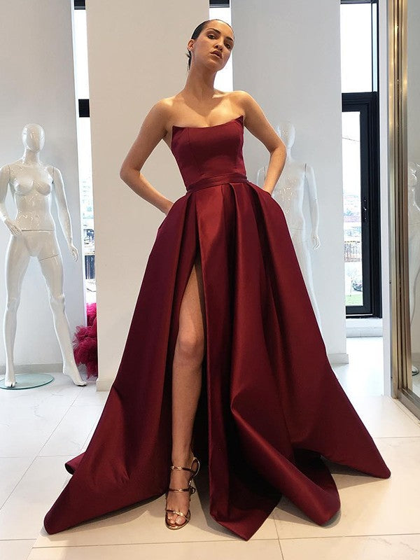 Robe de bal sans manches, sans bretelles, traîne courte, volants, en satin