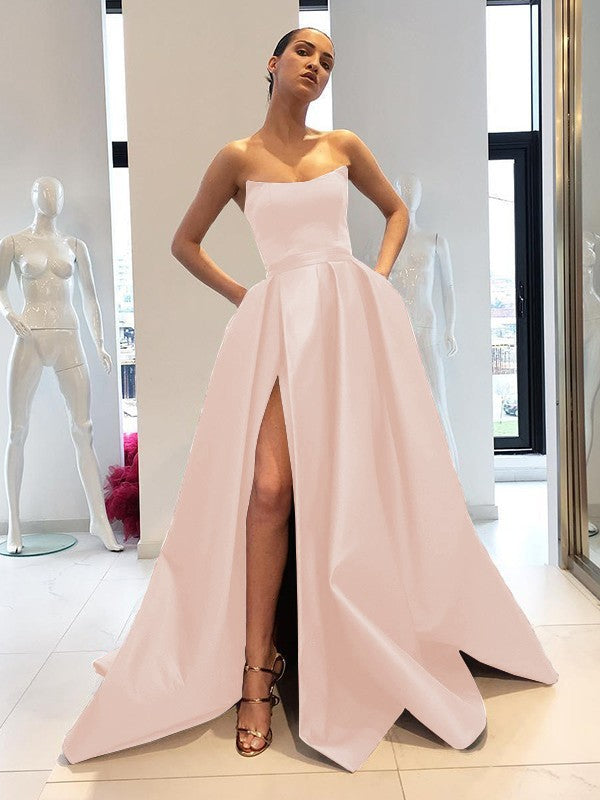Robe de bal sans manches, sans bretelles, traîne courte, volants, en satin
